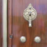 آیا امکان نصب آرامبند روی درب‌های قدیمی وجود دارد؟