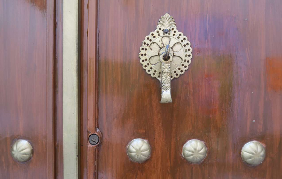 آیا امکان نصب آرامبند روی درب‌های قدیمی وجود دارد؟